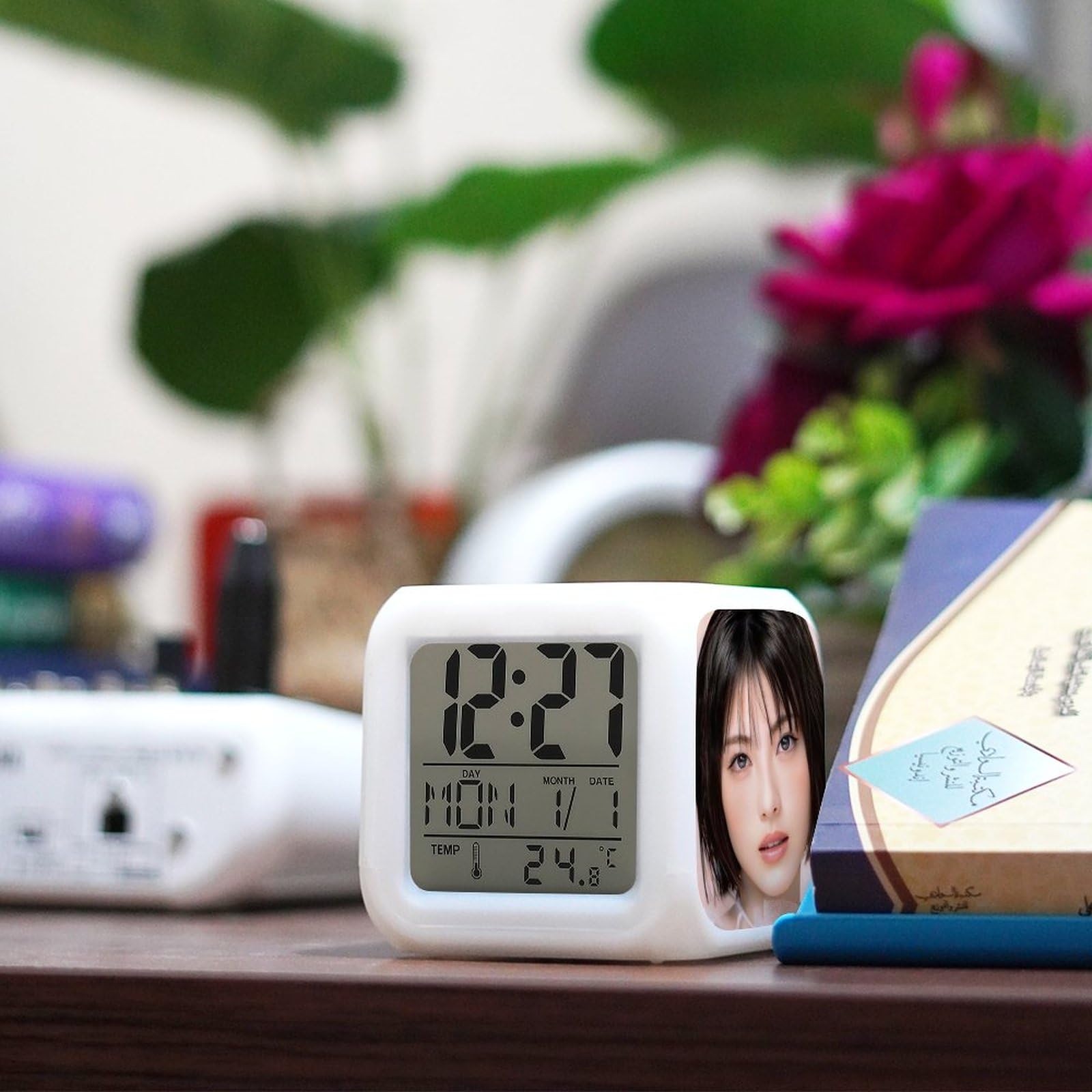浜辺美波　目覚まし時計 Amazon.co.jp: 浜辺美波 目覚まし時計 時間どおりに起こす プレゼント